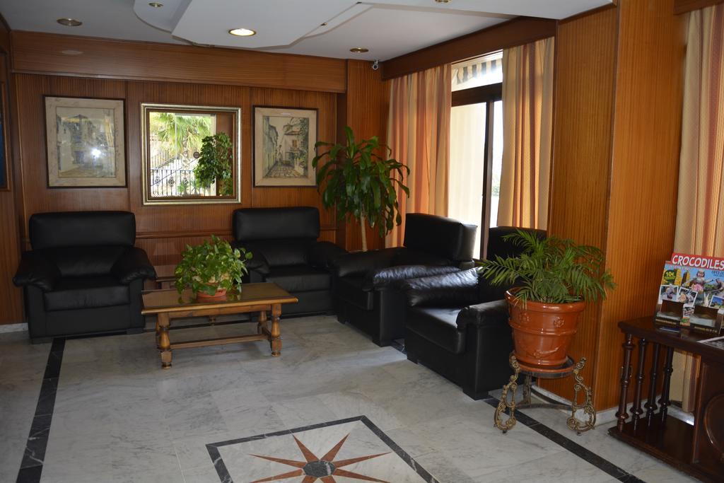 מארבלה Apartamentos Mediterraneo מראה חיצוני תמונה