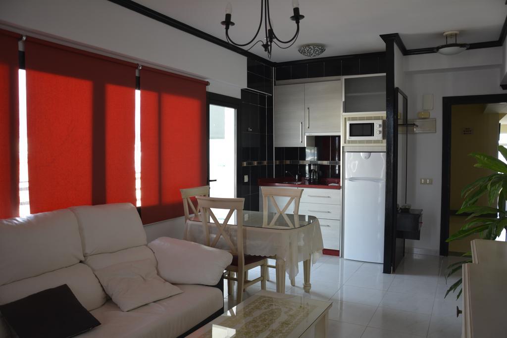 מארבלה Apartamentos Mediterraneo מראה חיצוני תמונה