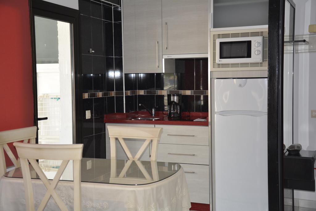 מארבלה Apartamentos Mediterraneo מראה חיצוני תמונה